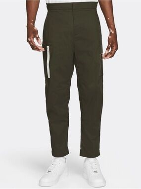 NIKE Style Essentials Unlined Woven Green Cargo Pants